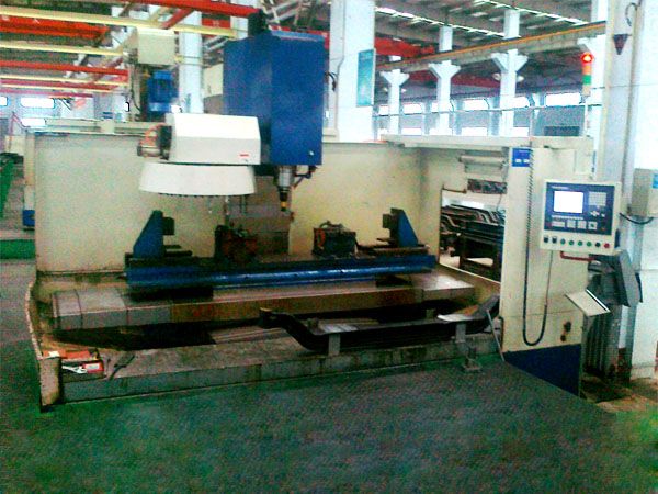 前軸十孔(kong)加工(gong)專用(yong)立式加工